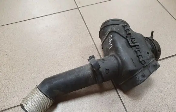 Volvo V70 Intake resonator 3123135