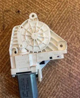 Audi A4 S4 B8 8K Front door window regulator motor 8K0959801A