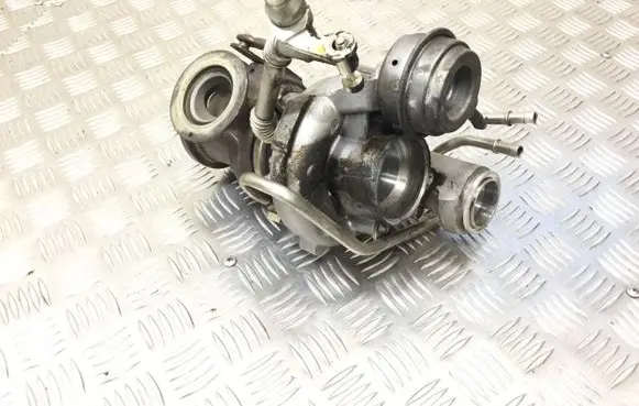 BMW 6 F12 F13 Turbo 7605794 821613