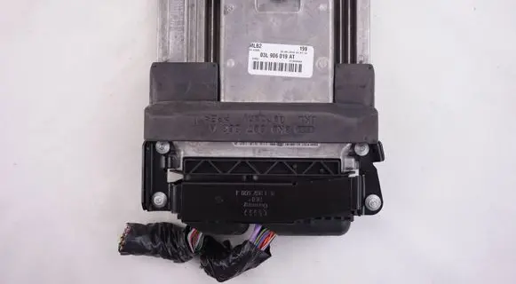 Audi A4 S4 B8 8K Engine control unit/module 03L906019AT 0281016677