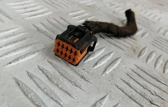 Peugeot 508 Seat control switch 