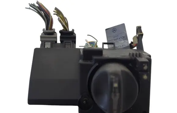 Mercedes-Benz E W210 Light switch 2105451804 732920 2105404106