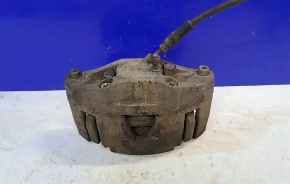 Volvo XC90 Front brake caliper 8602857