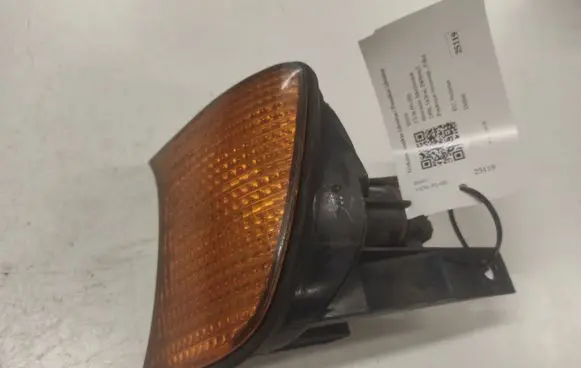 BMW 3 E36 Front indicator light 1384034 42760R6 155244