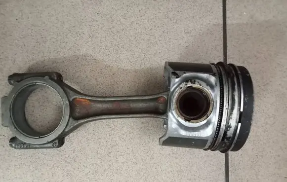 Audi A4 S4 B6 8E 8H Piston with connecting rod 81L97A8