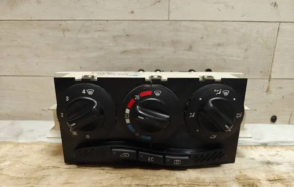 Mercedes-Benz A W168 Climate control unit 1688300485