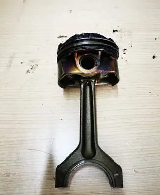 BMW 3 GT F34 Piston with connecting rod 7846593