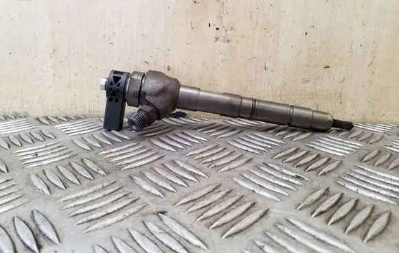 Skoda Octavia Mk3 (5E) Fuel injector 0445110477 04L130277G