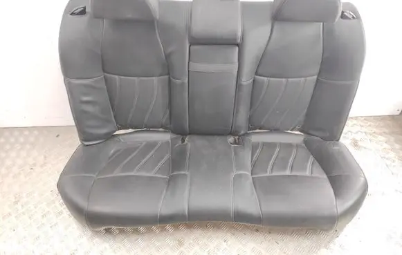 Infiniti M30 Rear seat C0911102210601 C0911102210602 TZA09222