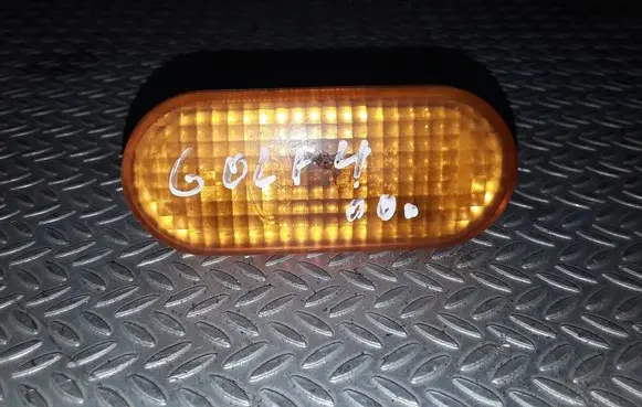 Volkswagen Golf IV Front fender indicator light 3B0949117B