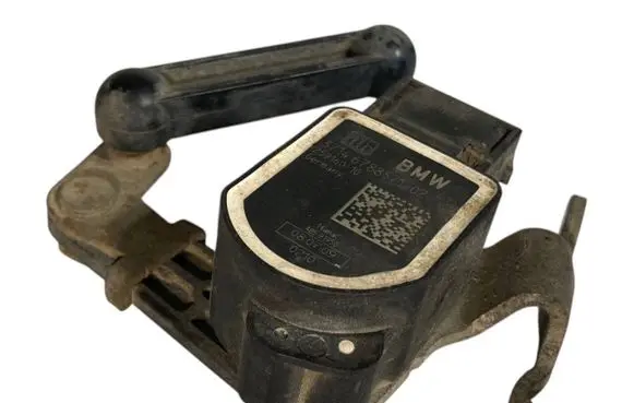 Headlight/headlamp level sensor