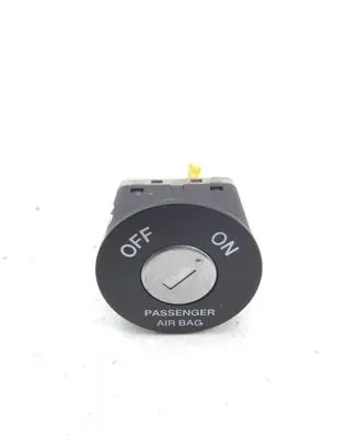 Passenger airbag on/off switch