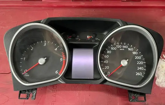 Speedometer (instrument cluster)
