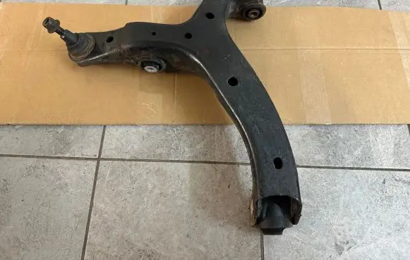 Volkswagen Amarok Front lower control arm/wishbone