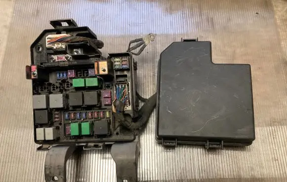 KIA Sorento Fuse module 919502P000