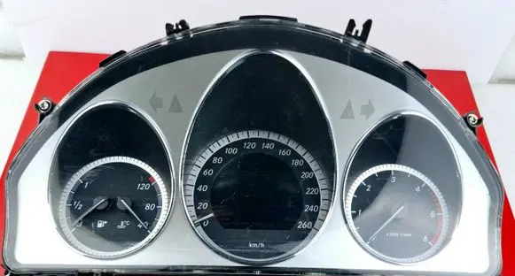 Mercedes-Benz C W204 Speedometer (instrument cluster) A2044400211