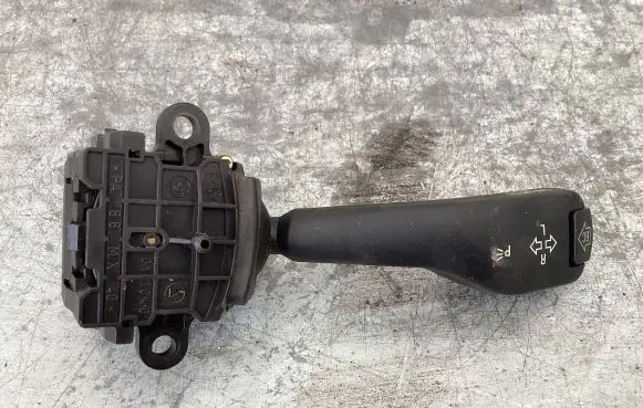 BMW 5 E39 Indicator stalk 01104010 8363668M