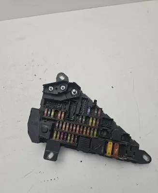 BMW 5 E60 E61 Fuse module 6906601