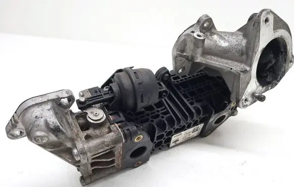 Ford Focus EGR valve cooler KV6Q9U443AE
