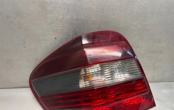Mercedes-Benz ML W164 Rear/tail lights 404121L 404181L