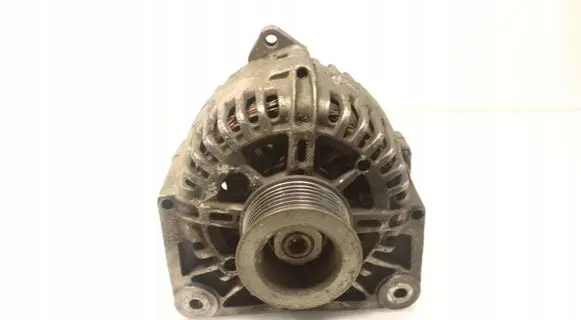 Renault Clio III Generator/alternator 8200718724A
