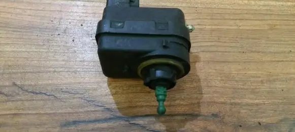 Renault Scenic I Headlight level adjustment motor 