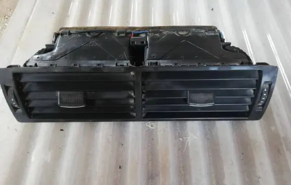 Audi A4 S4 B6 8E 8H Dash center air vent grill 8e0820951h