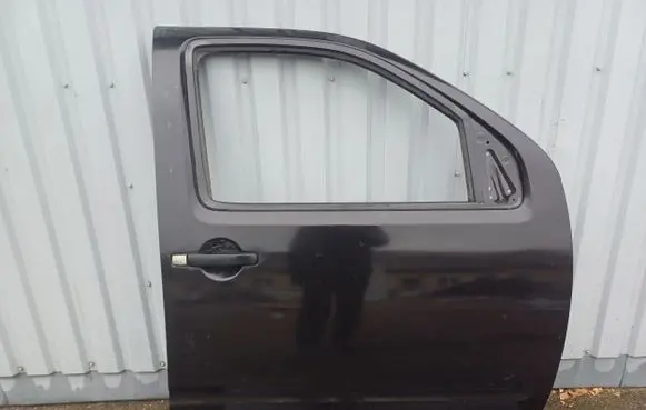 Nissan Navara D40 Front door