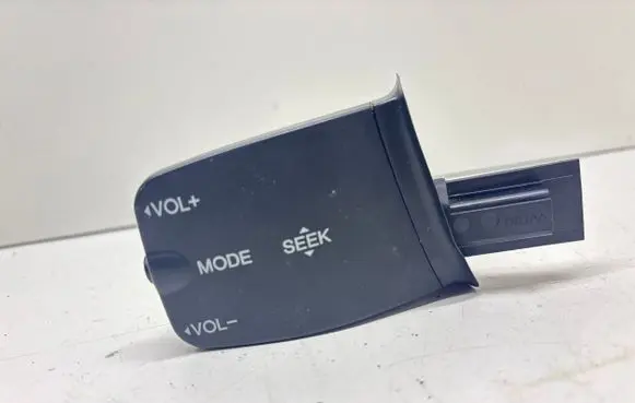 Ford Focus Multifunctional control switch/knob 758709