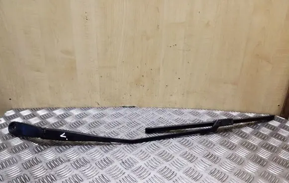 Volvo XC70 Front wiper blade arm 30796038