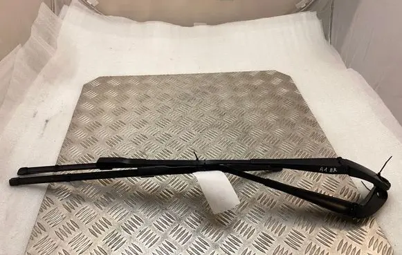 Audi A1 Front wiper blade arm 82B955407 82B955408