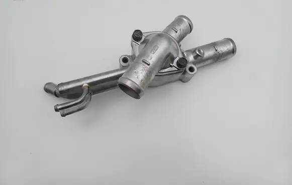 Hyundai Lantra II Thermostat housing 