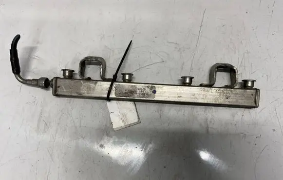 Fuel main line pipe