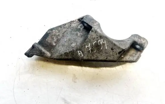 Audi A4 S4 B6 8E 8H Engine mounting bracket 8e0199307a