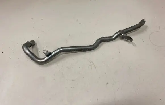 Mercedes-Benz C W205 Engine coolant pipe/hose A2742032302 ZGS00302 ZGS003Q2