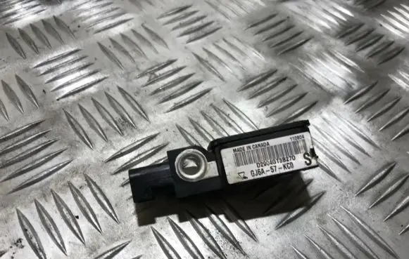Mazda 6 Airbag deployment crash/impact sensor gj6a57kc0 gj6a-57-kc0