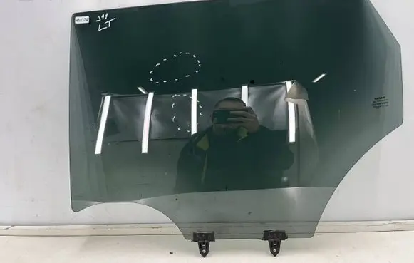 Nissan Qashqai Rear door window glass