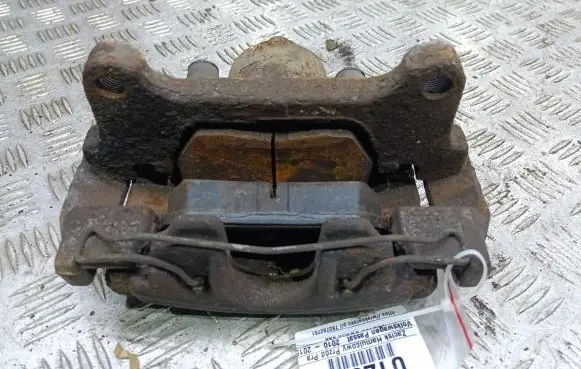 Volkswagen PASSAT CC Front brake caliper