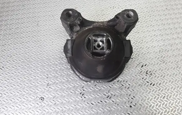 Ford Focus Engine mount bracket