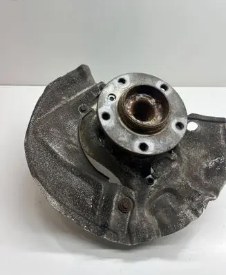 BMW 5 E60 E61 Front wheel hub spindle knuckle 6760953L
