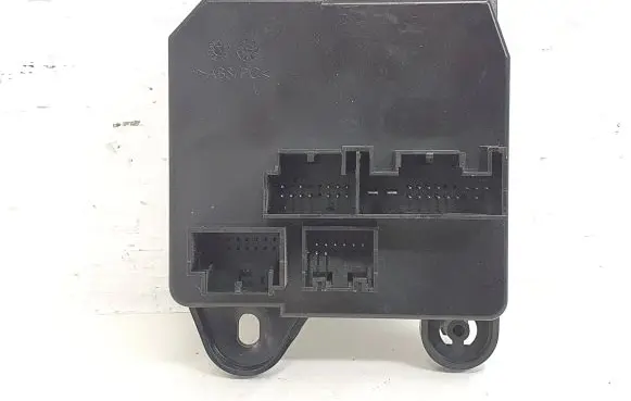Audi TT TTS RS Mk3 8S Air conditioning/heating control unit 8S0820047