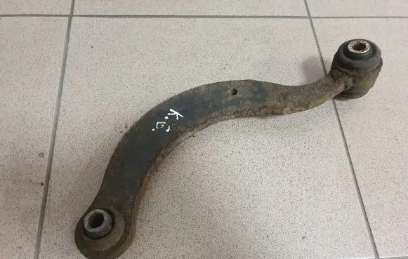 Toyota Avensis T270 Rear upper control arm/wishbone