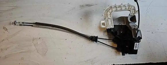Hyundai Ioniq Front door lock 81310G2010