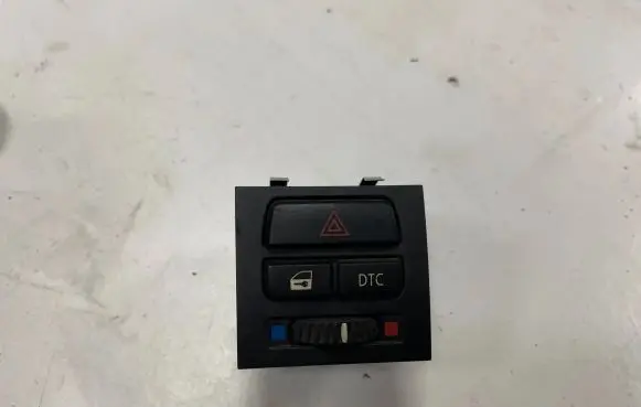 BMW 3 E90 E91 Hazard light switch 9132421