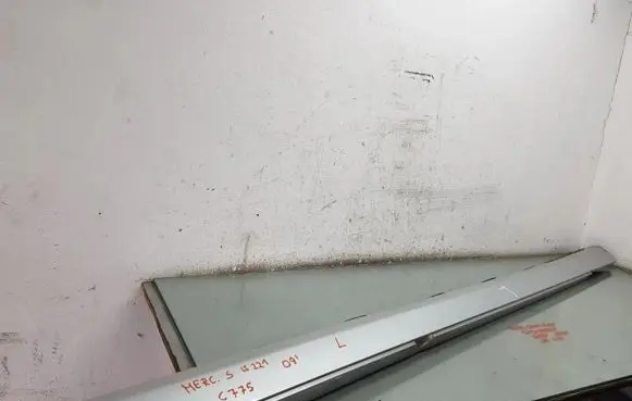 Mercedes-Benz S W221 Front sill trim cover