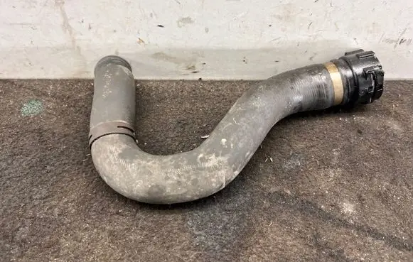 Audi A6 S6 C6 4F Engine coolant pipe/hose 4F0121101