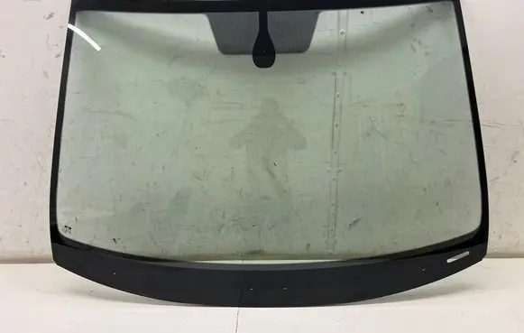 Seat Leon (5F) Front windscreen/windshield window DOT682AS1M1244A1 E000200 43R001586