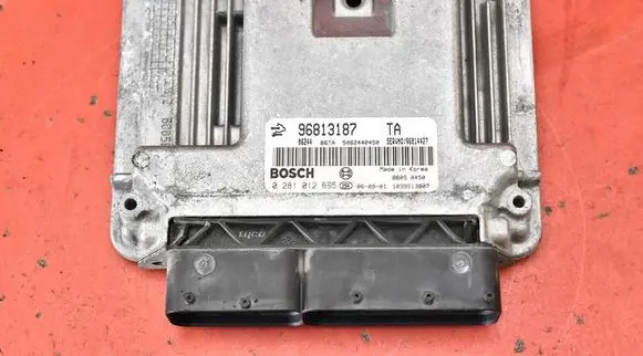 Chevrolet Captiva Engine control unit/module ECU 96813187