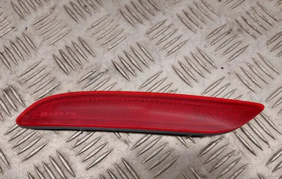 Chrysler Pacifica Rear tail light reflector 68230395AA