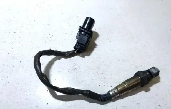 Mercedes-Benz C AMG W204 Lambda probe sensor 0258017339 0258017340